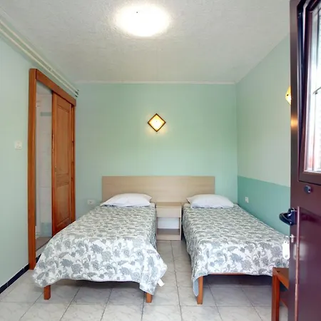 Dino Apartma In Soba - Dino And *