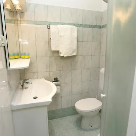 Dino Apartma In Soba - Dino And Lejlighed *