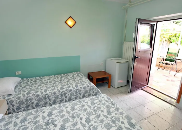 Appartamento Dino Apartma In Soba - Dino Studio&room Portorose