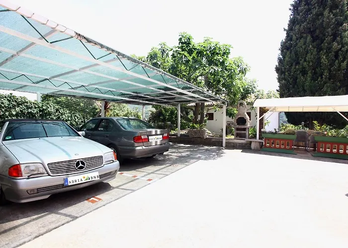 Dino Apartma In Soba - Dino And Appartement *